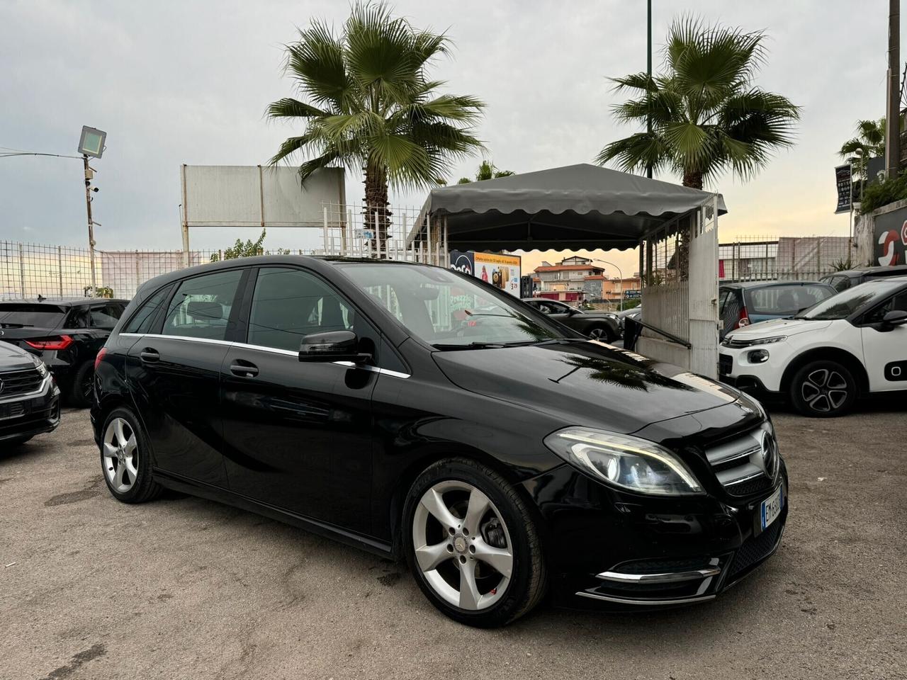 Mercedes B 180 PREMIUM AUTOMATICA NAVI FULL LED