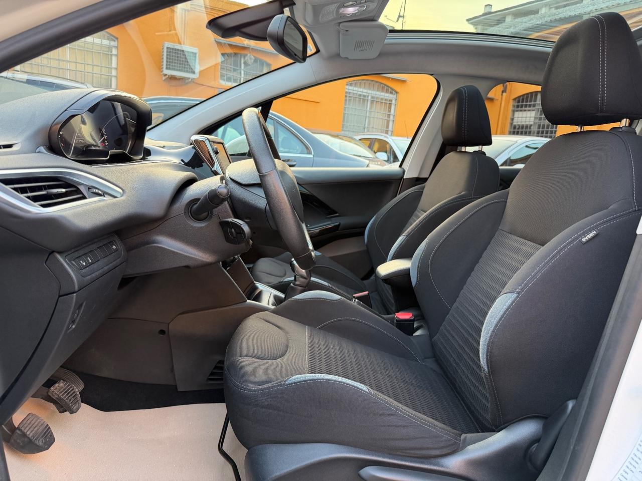 Peugeot 208 PureTech 82 5 porte Allure