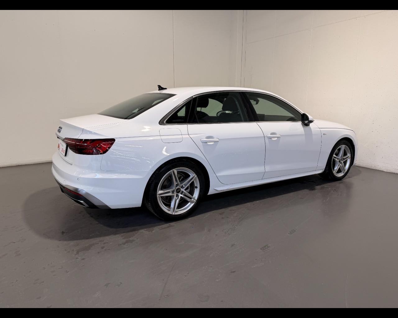 AUDI A4 30 TDI MHEV S-TRONIC S-LINE EDITION