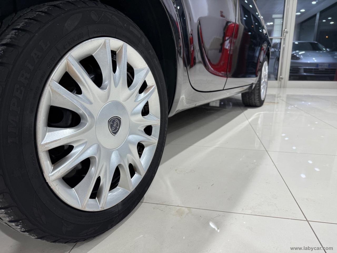 LANCIA Ypsilon 1.2 69 CV 5p. S&S Silver