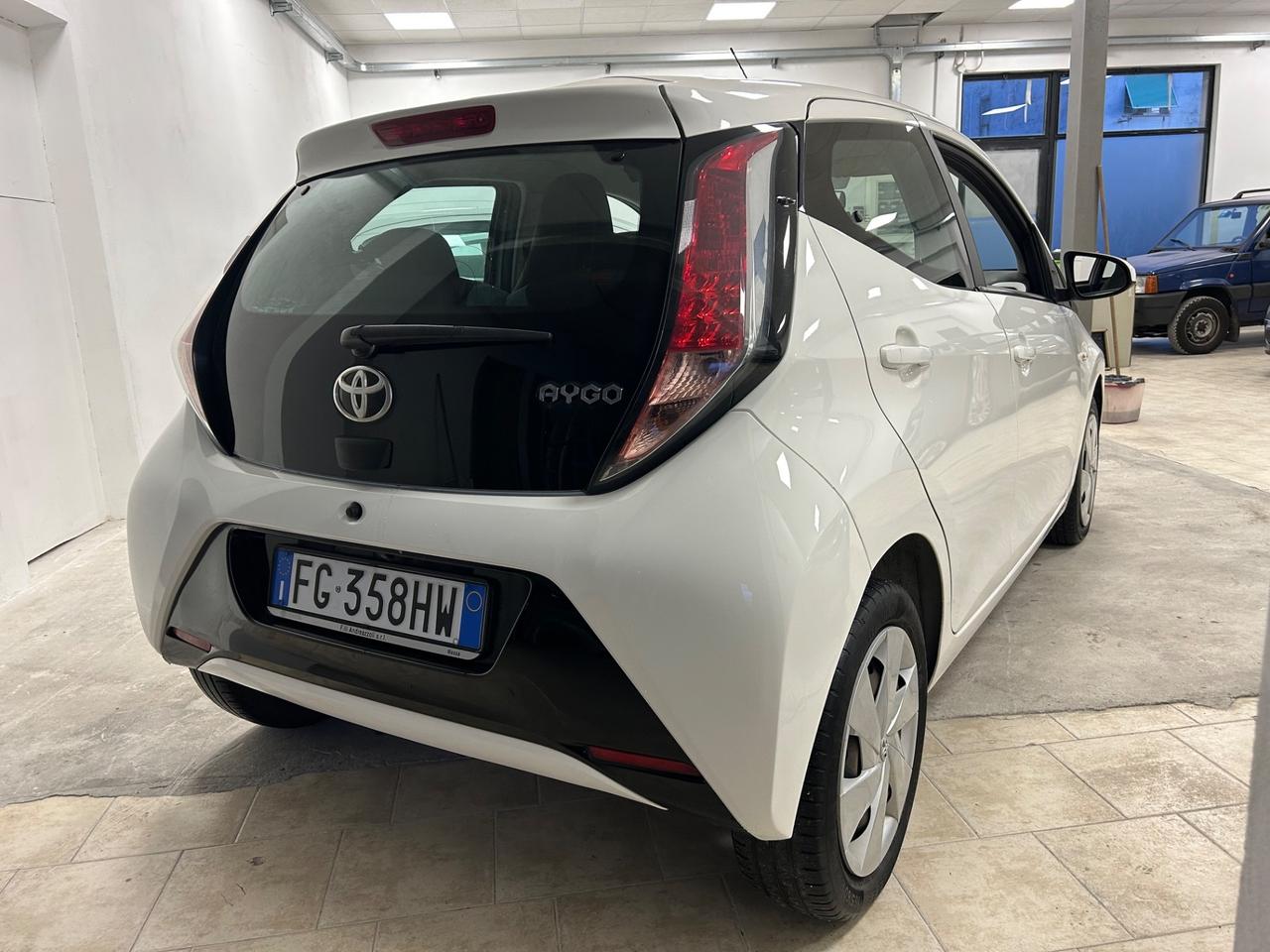 Toyota Aygo 1.0 x-black