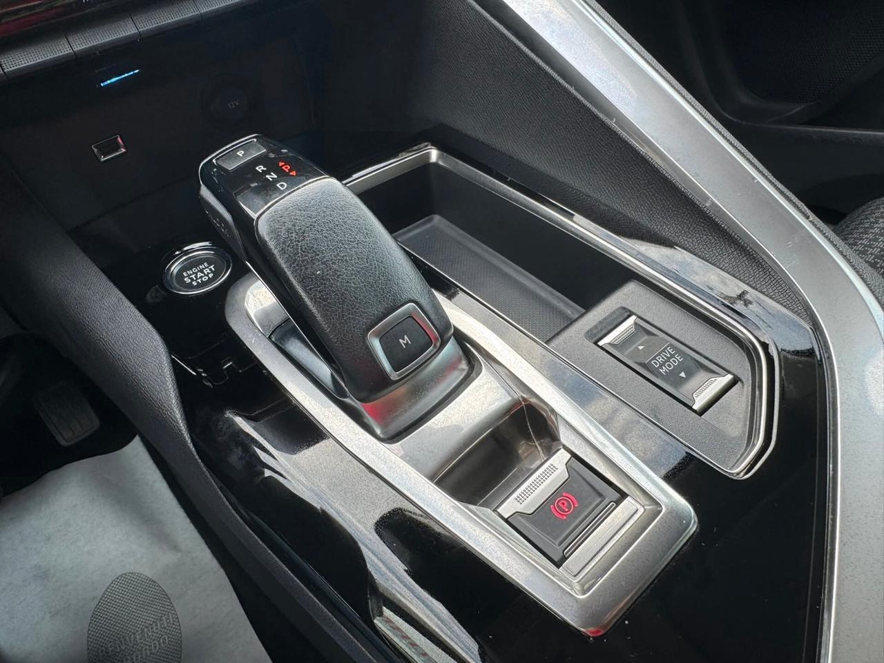 PEUGEOT 3008 1500 HDI 130CV AT8 UNICO PROPRIETARIO