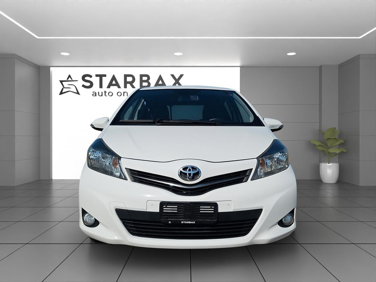 Toyota Yaris 1.4 D-4D 5 porte Trend SEDILI RISCALDABILI RETROCAMERA NAVI