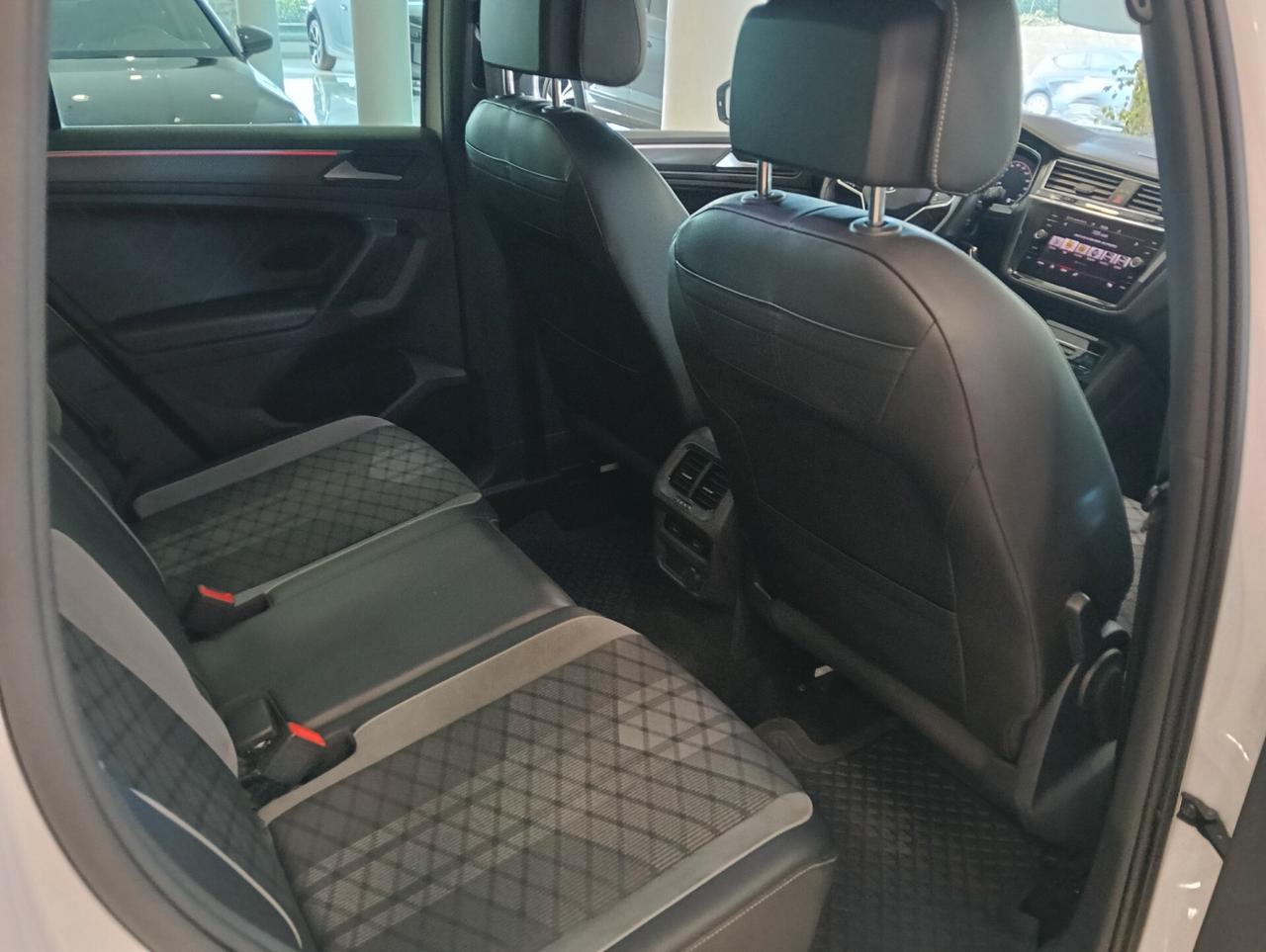 Volkswagen Tiguan 1.5 TSI 150 CV DSG ACT R-Line