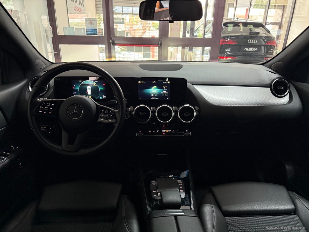 MERCEDES-BENZ GLA 200 d Automatic Sport FARI FULL LED - CARPLAY