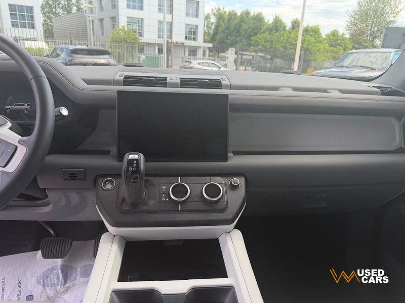 Land Rover Defender 3.0 D6 200 110 S AWD auto. AUTOCARRO N1