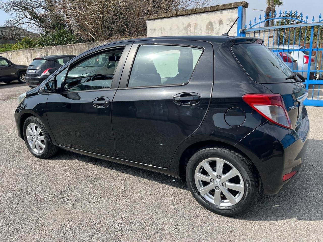 Toyota yaris 5P-1.0 benz-98000km-Full-2012