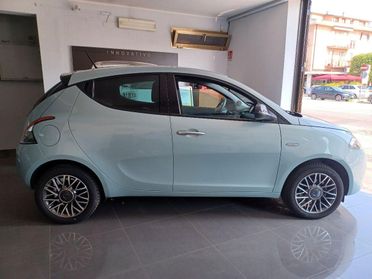 LANCIA - Ypsilon - 1.0 FireFly 5p.S&S Hyb. Platino
