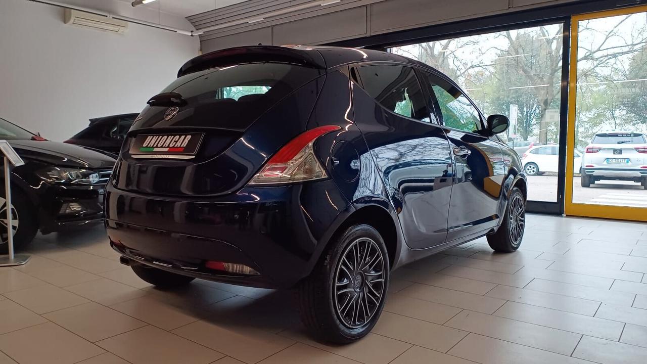 Lancia Ypsilon 1.2 69 CV 5 porte S&S Gold