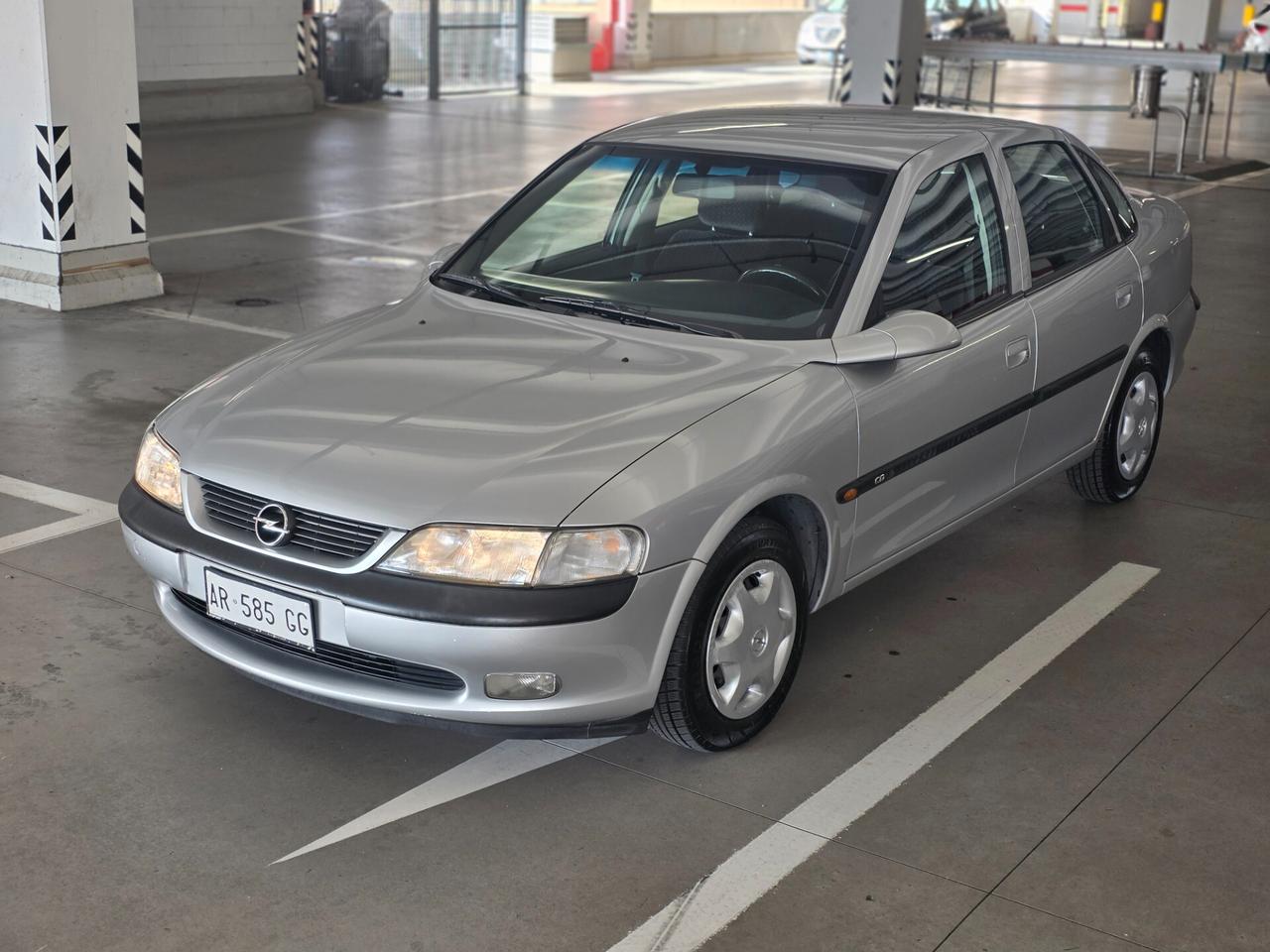 Opel Vectra 1.6cc 16V "CD"/101CV-74kW
