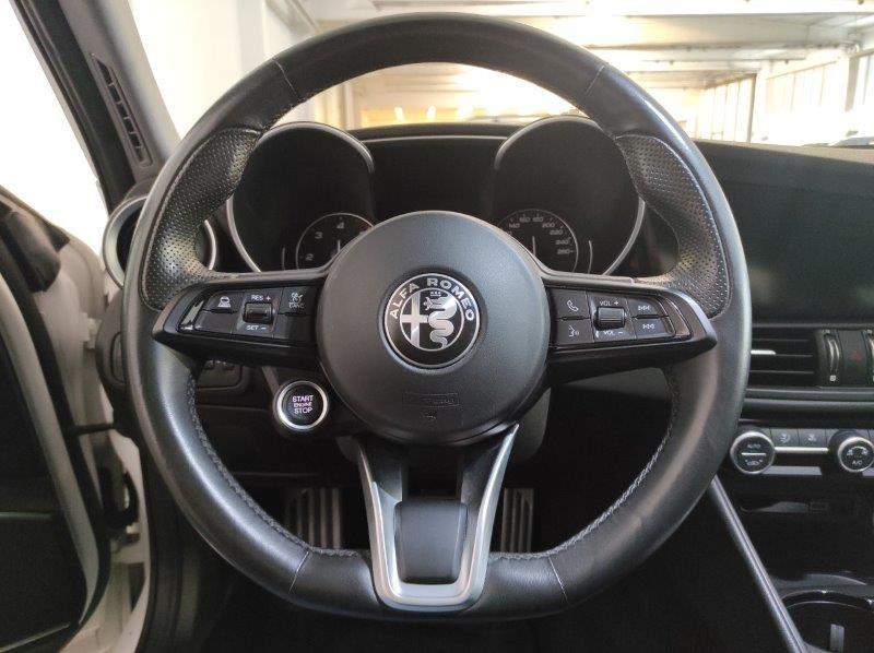 ALFA ROMEO Giulia (2016) - Giulia 2.2 Turbodiesel 160 CV AT8 Sprint