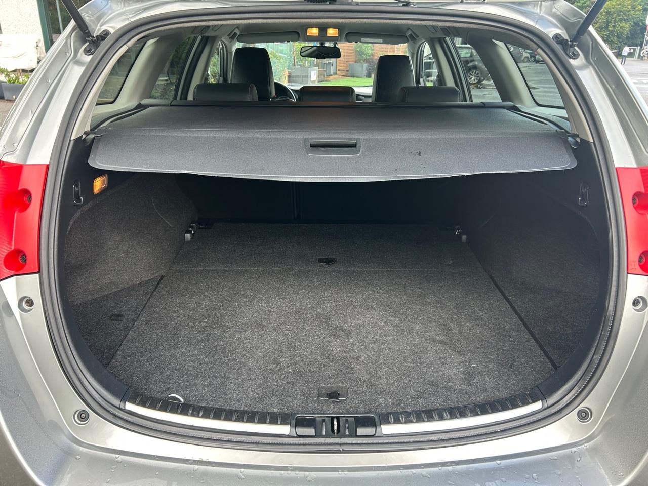 Toyota Auris 1.8 Hybrid Business