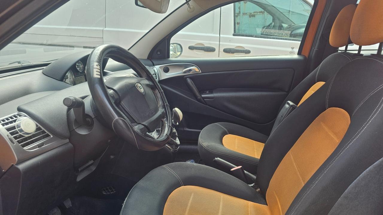 Lancia Ypsilon 1.2 Oro Giallo