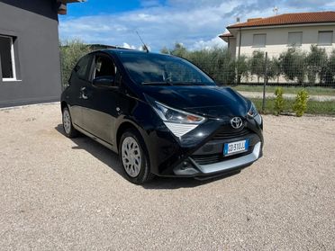 Toyota Aygo Connect 1.0 VVT-i 72 CV 5 porte x-wave