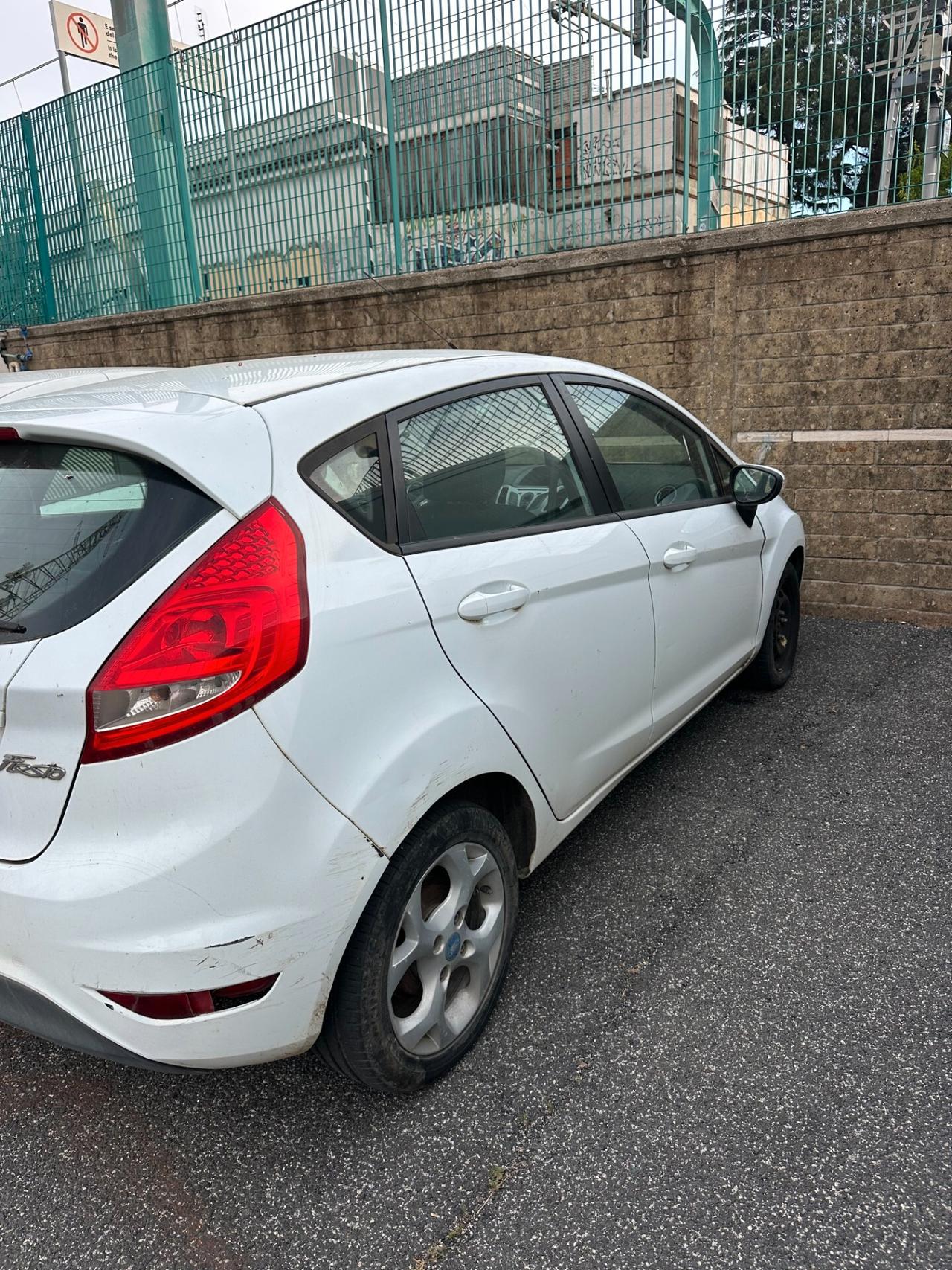 Ford Fiesta 1.4 5 porte Bz.- GPL Titanium