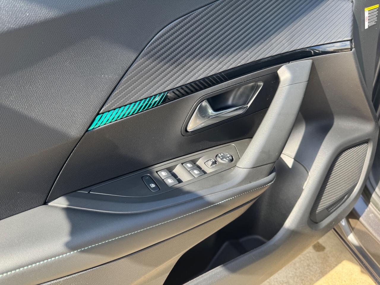 Peugeot 2008 BlueHDi 130 S&S EAT8 Allure