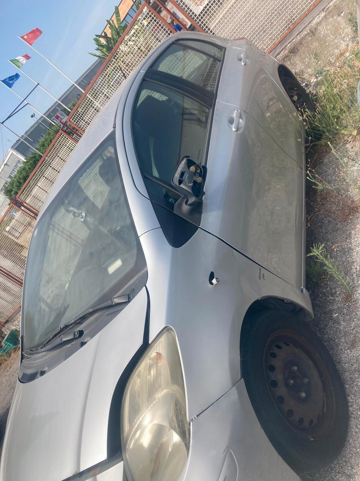 Toyota Yaris 1.3 5 porte M-MT Sol GPL NON MARCIANTE