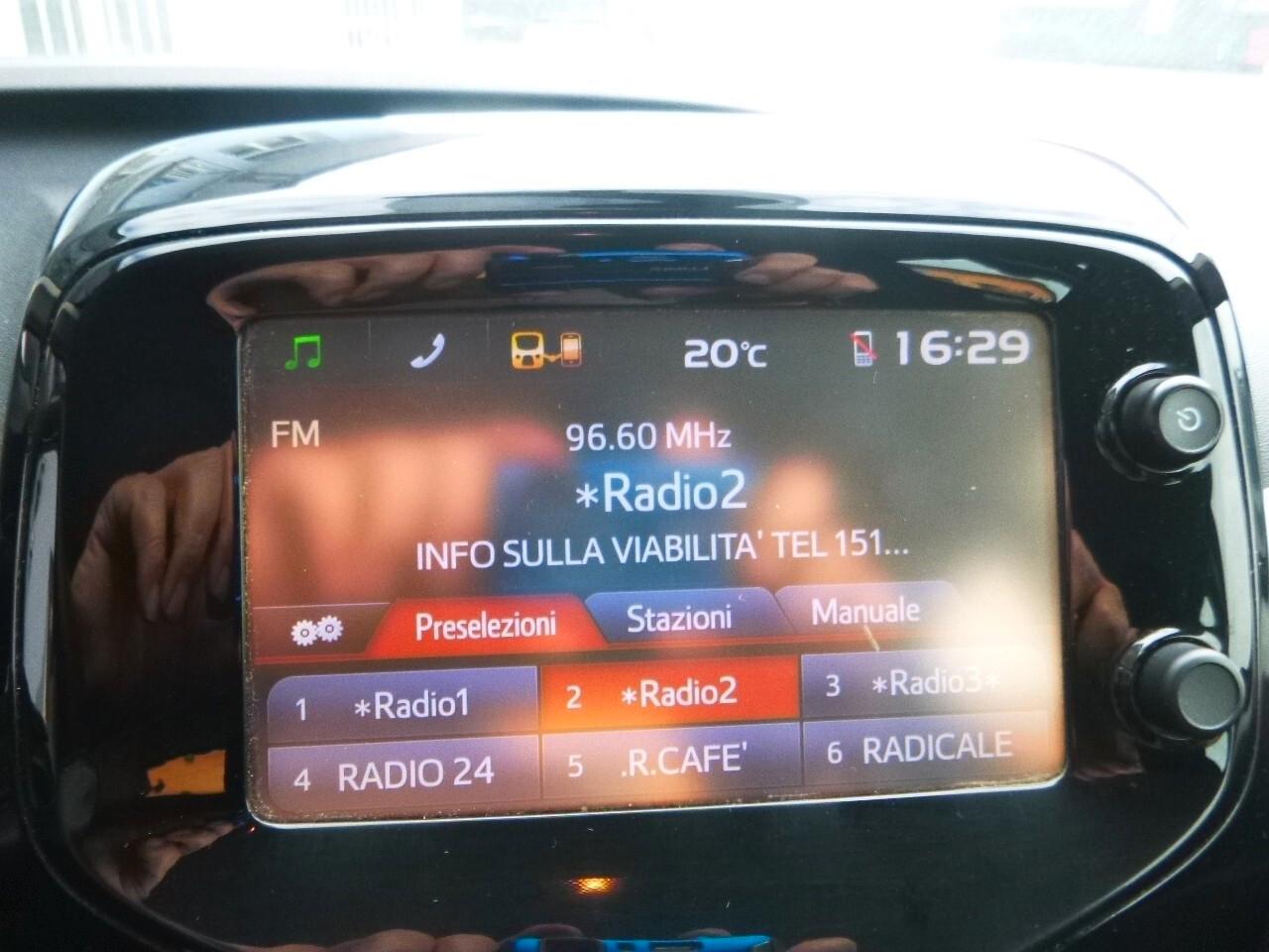 Toyota Aygo 1.0 VVT-i 69 CV 5 porte x-play MMT NEOPATENTATI