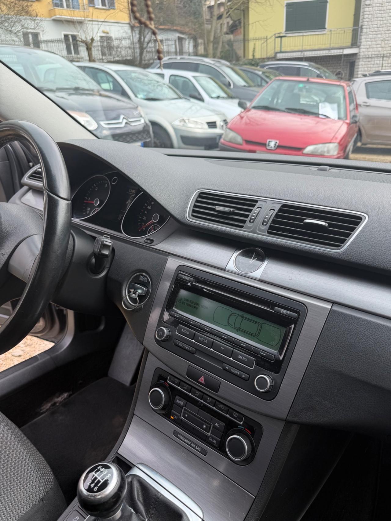 Volkswagen PASSAT VARIANT 1.6 TDI KMCERT GARANZ UNICOPR