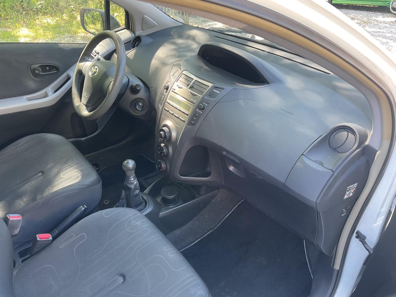 Toyota Yaris 1.0 5 porte