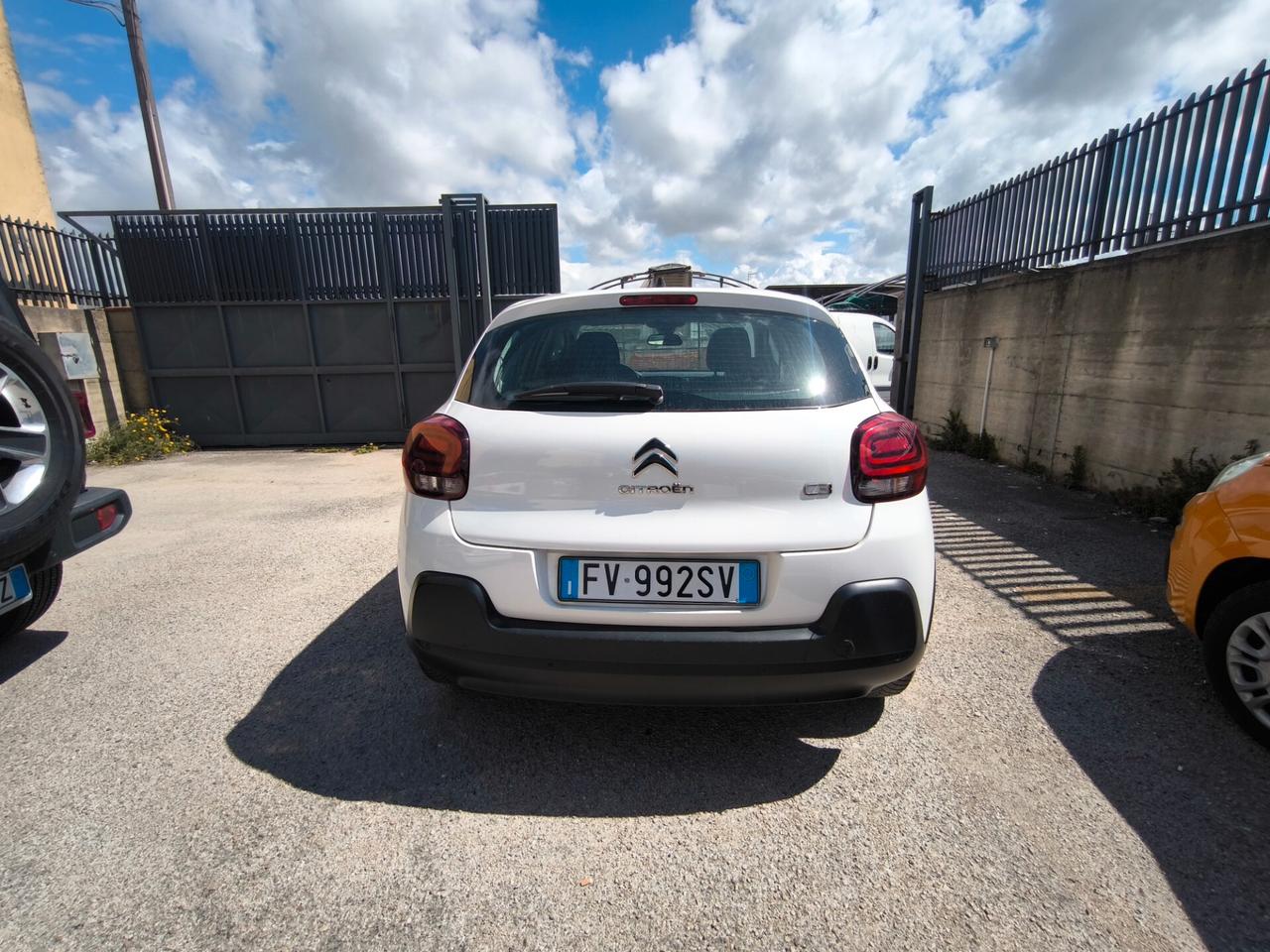 Citroen C3 BlueHDi 100 S&S Shine navigatore