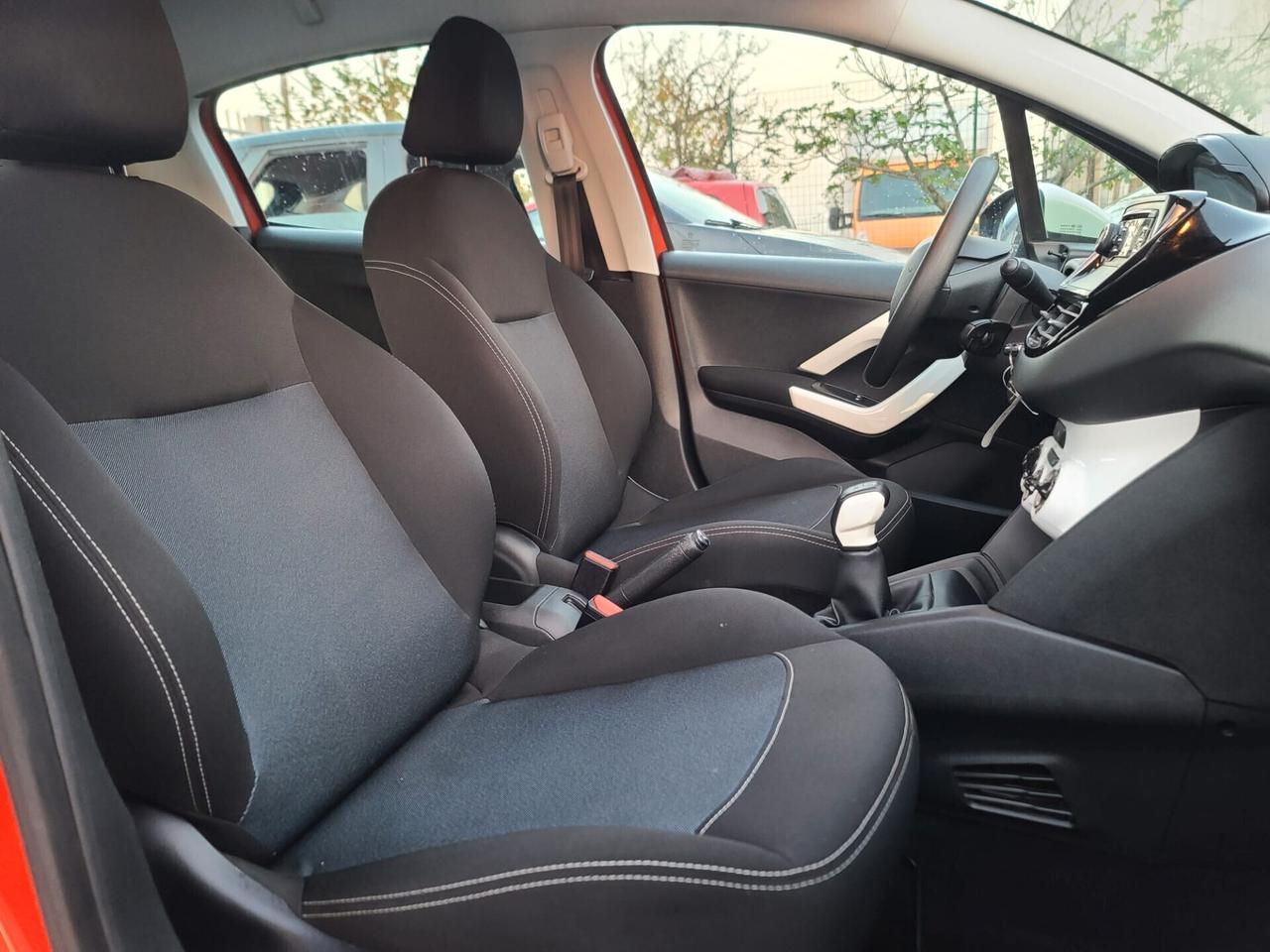 Peugeot 208 PureTech 68 cv x neopatentati