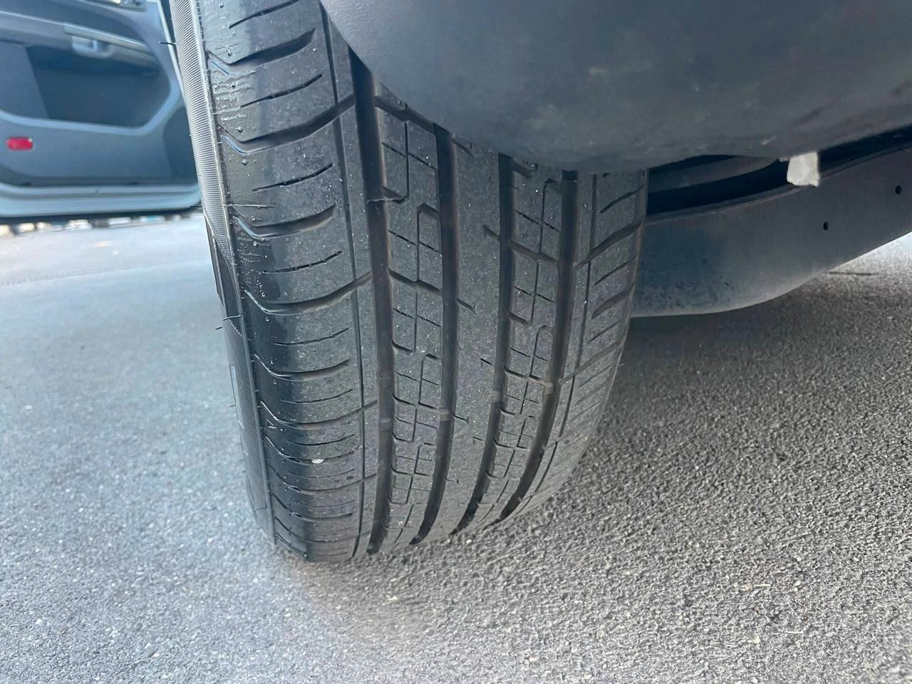 Volkswagen Touran 1.9 TDI 105CV 7 POSTI