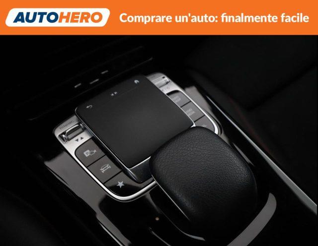 MERCEDES-BENZ A 200 Premium