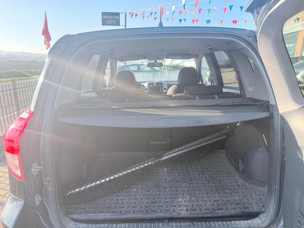 Toyota RAV 4 2.2 D 4X4 2009 MANUALE