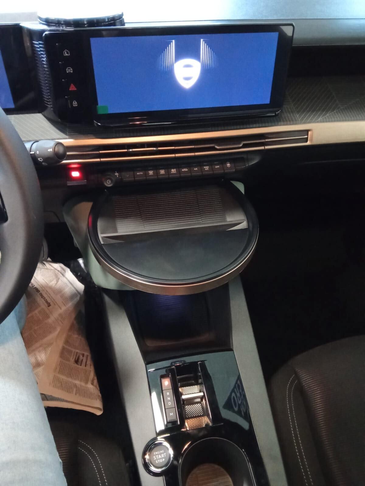 Lancia Ypsilon Hybrid e-DCT