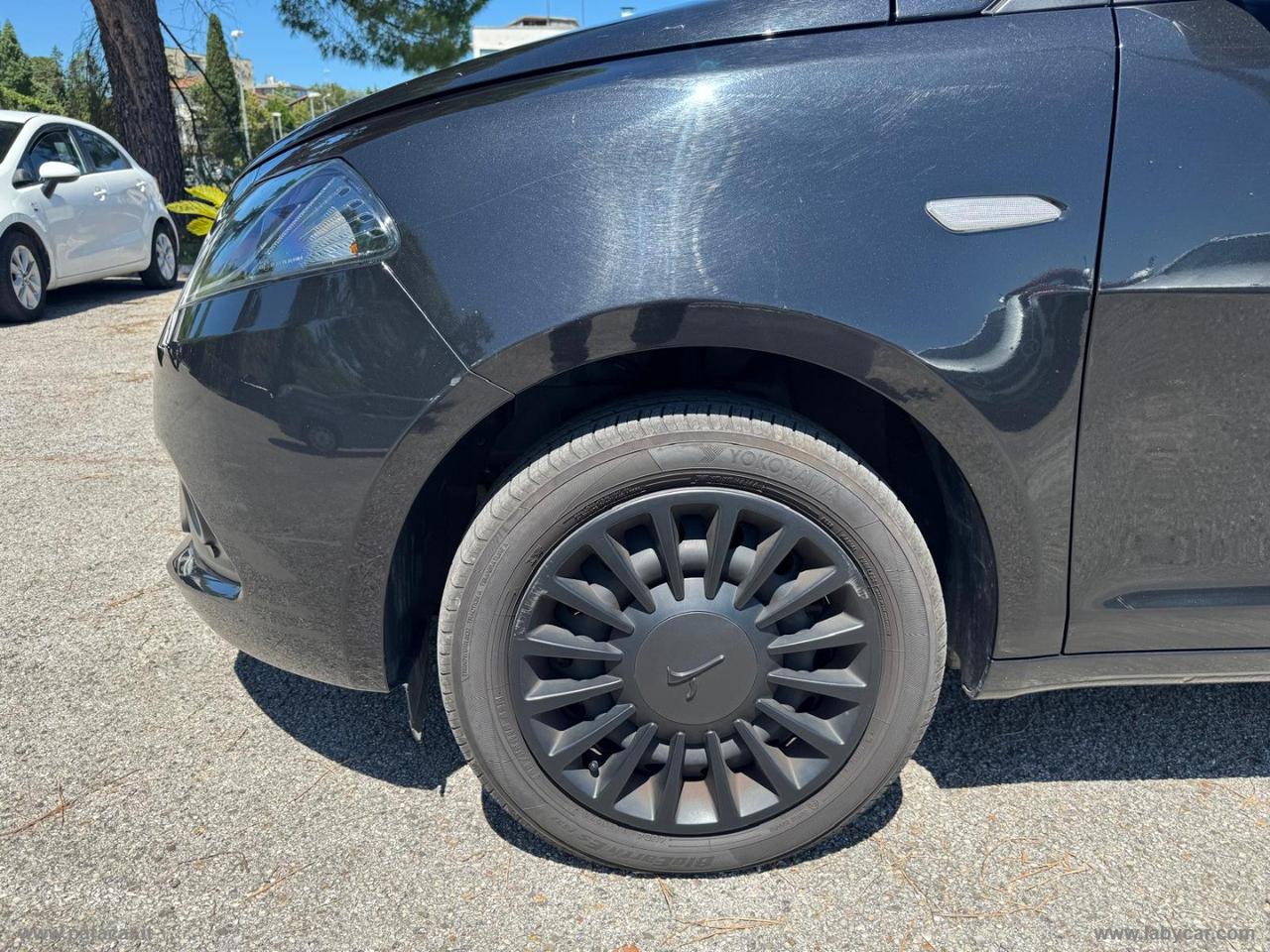 LANCIA Ypsilon 1.0 FireFly 5pS&S Hyb. Eco Silv.