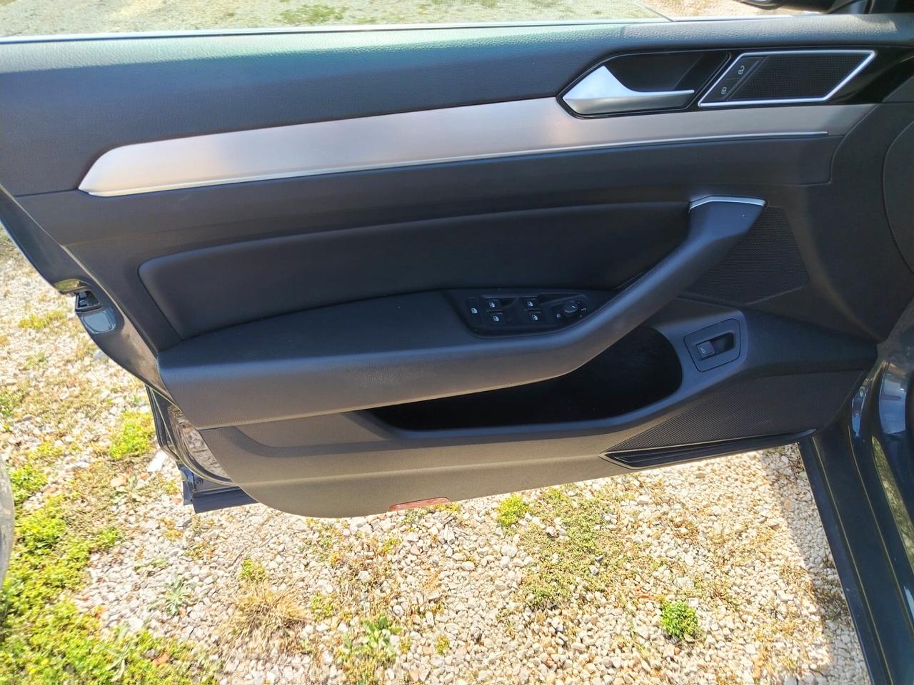 Volkswagen Passat Variant 2.0 TDI SCR 190 CV DSG Executive BMT