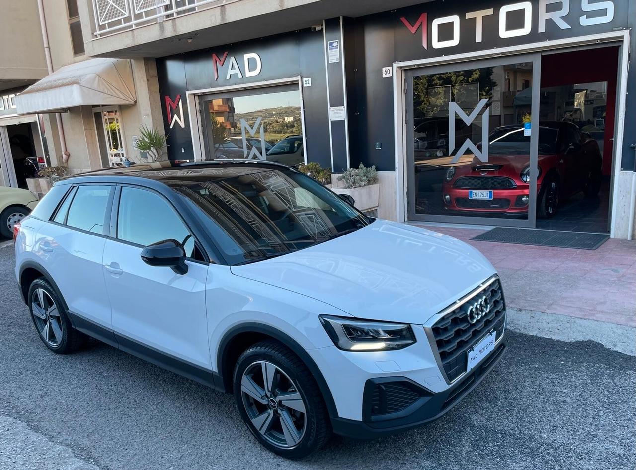 Audi Q2 30 TDI Identity Black 116Cv
