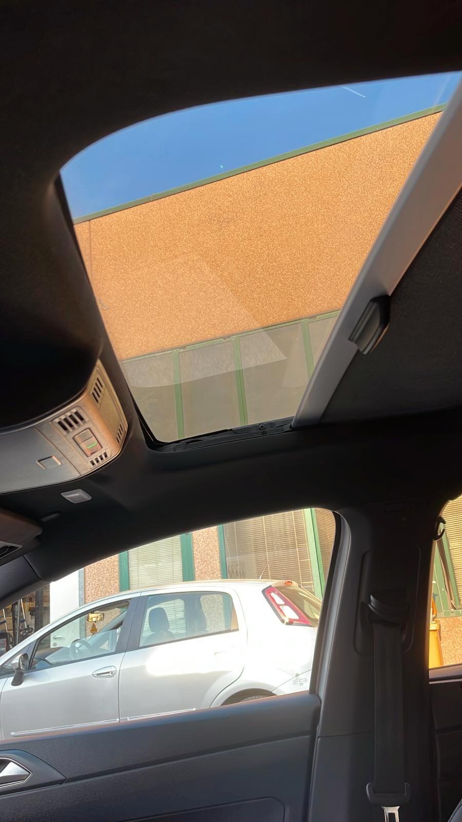 Volkswagen Taigo 1.0 TSI 110 CV DSG R-Line