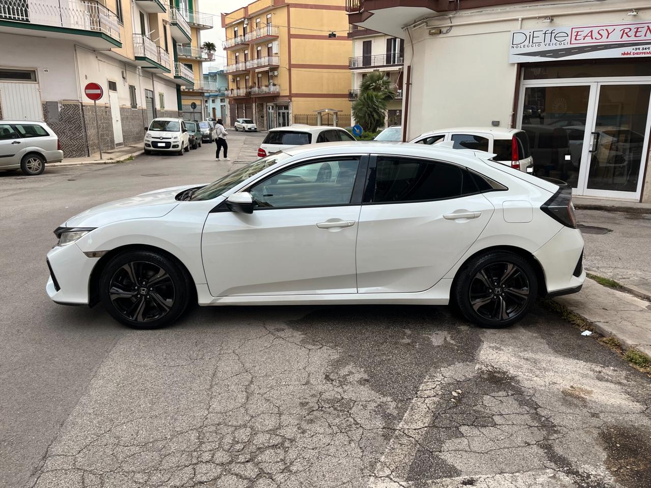 Honda Civic 1.6 5 porte Elegance Navi