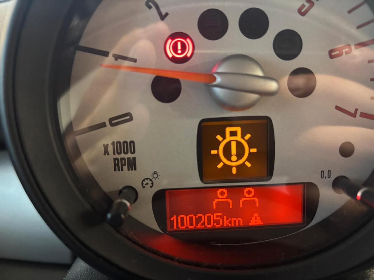 MINI ONE ANNO 2011 DS 1.6 ADATTA NEOPATENTATI KM 100 MILA
