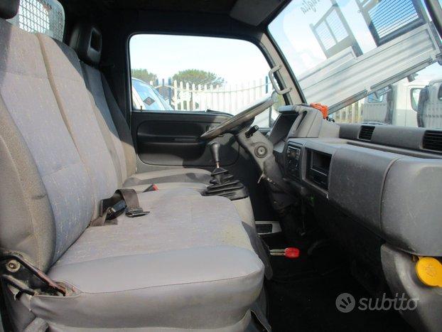 Nissan Cabstar 3000 120CV RIBALTABILE TRILATERALE