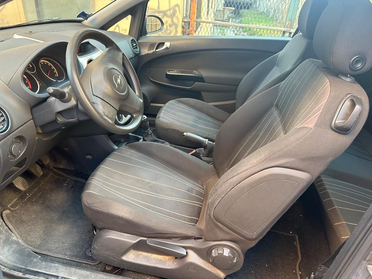 Opel Corsa 1.2 3 porte Sport