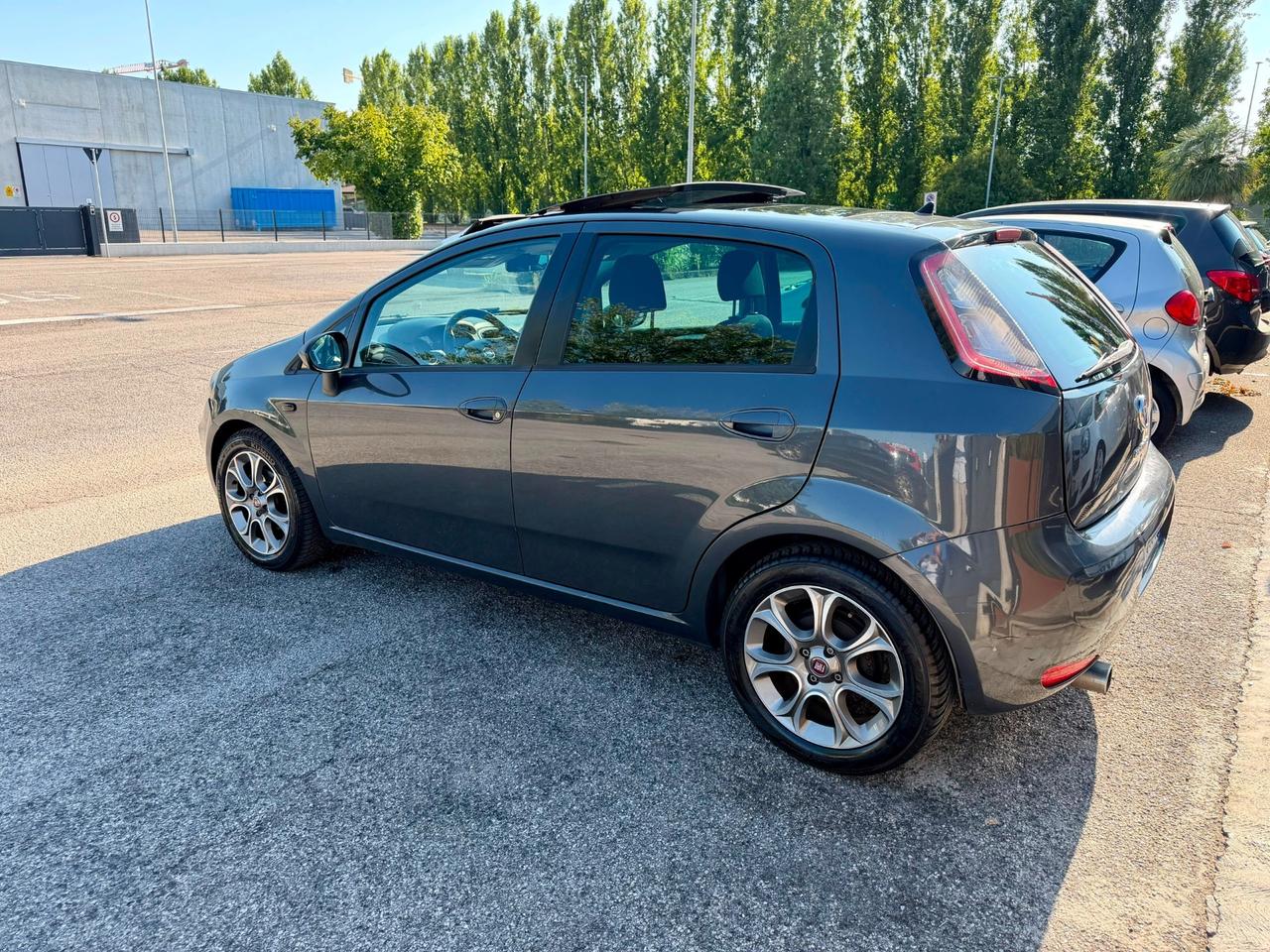 FIAT PUNTO 1.3 MJET - NEOPATENTATI - 5 PORTE