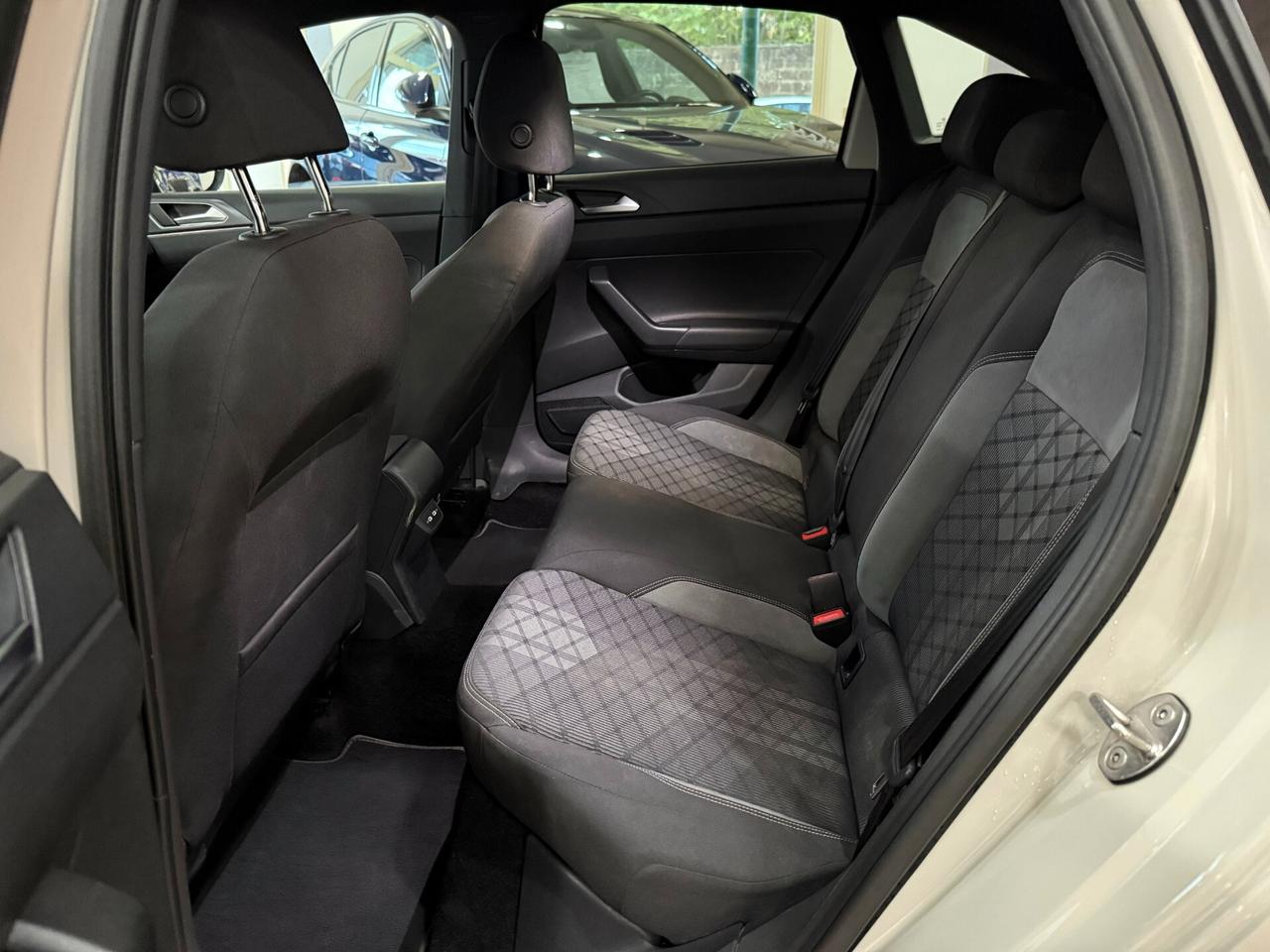 VOLKSWAGEN TAIGO 1.0 TSI 110CV DSG R-LINE - 2023