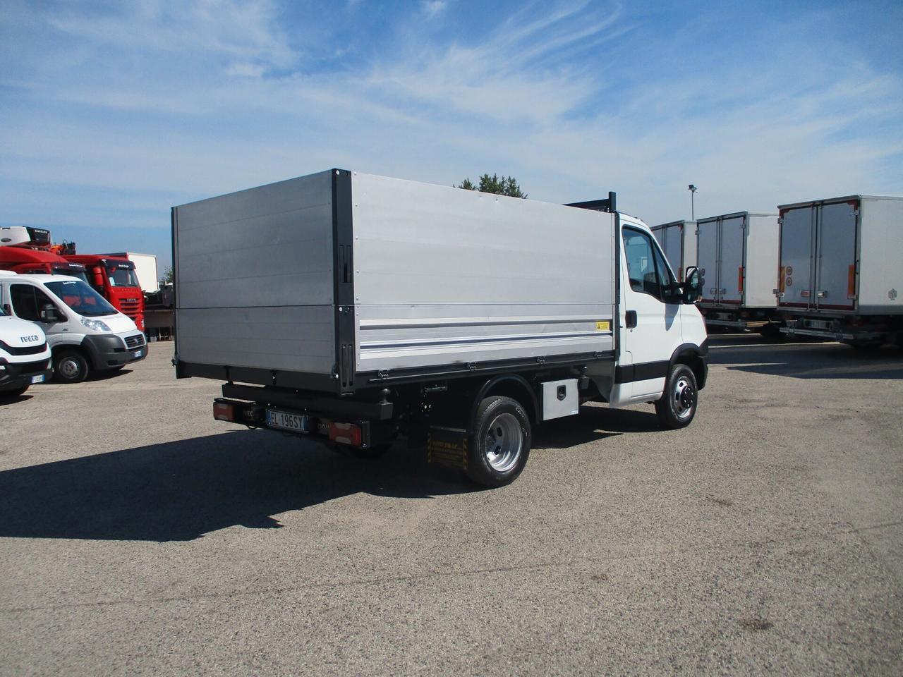 Iveco Daily 35C11 2.3 110CV E5 RIBALTABILE TRILATERALE +SOVRAS