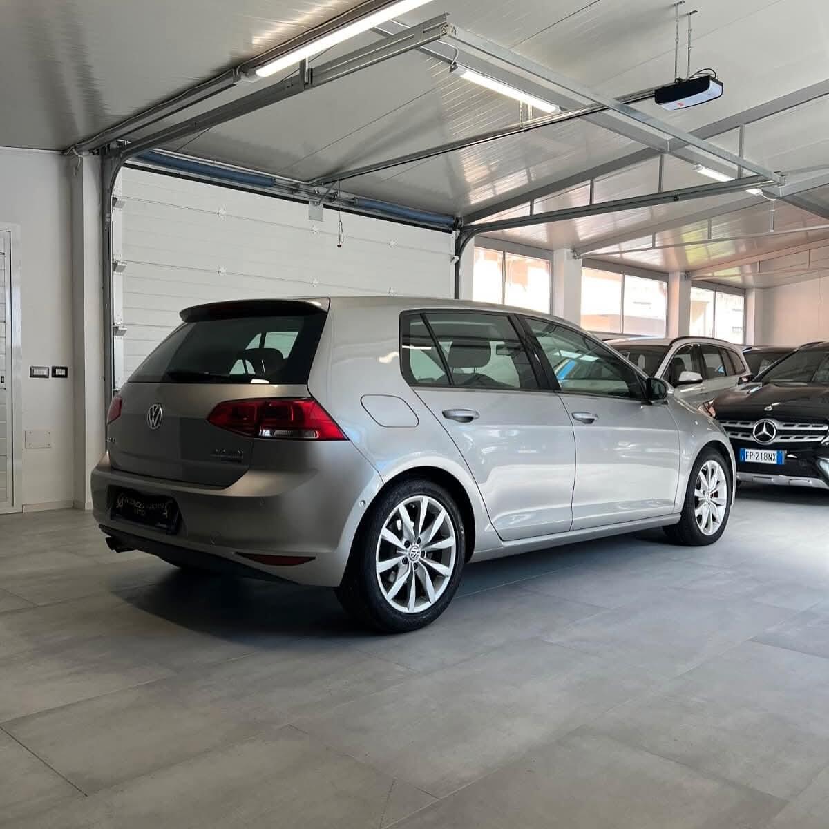 Volkswagen Golf 2.0 TDI DSG 5p. Highline BlueMotion Technology