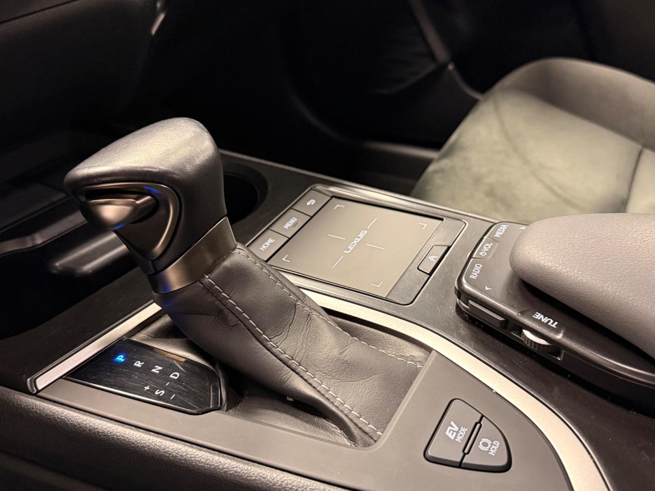 Lexus UX 250h Executive Garanzia 12/24/36