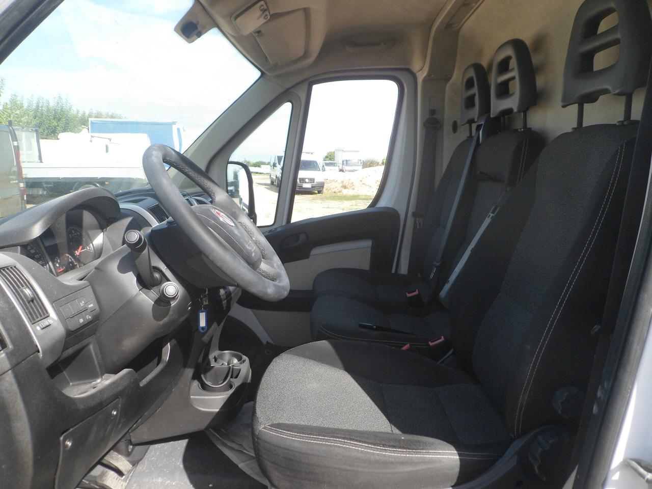 Fiat Ducato furgone medio frigo coibentato