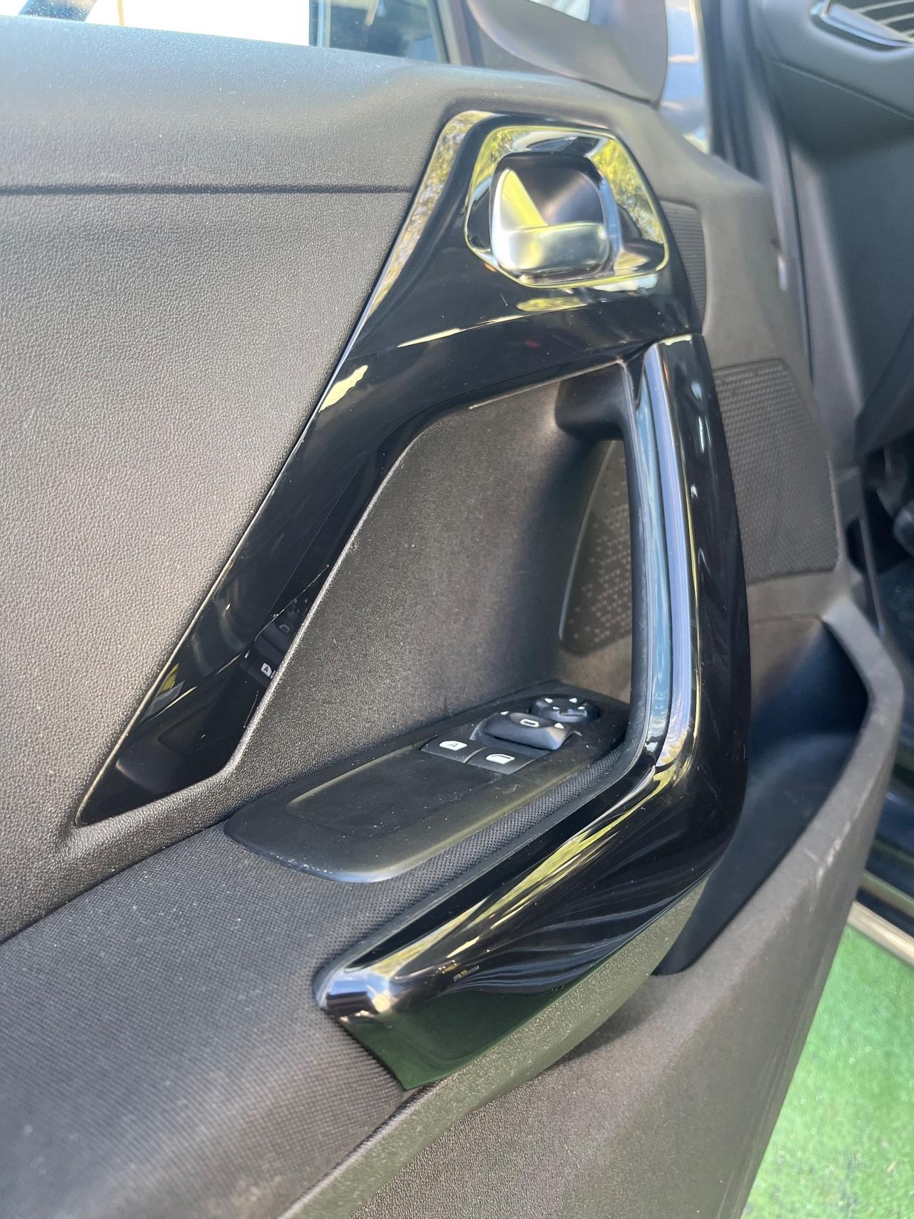 Peugeot 208 1.4 HDi 68 CV 5 porte Allure