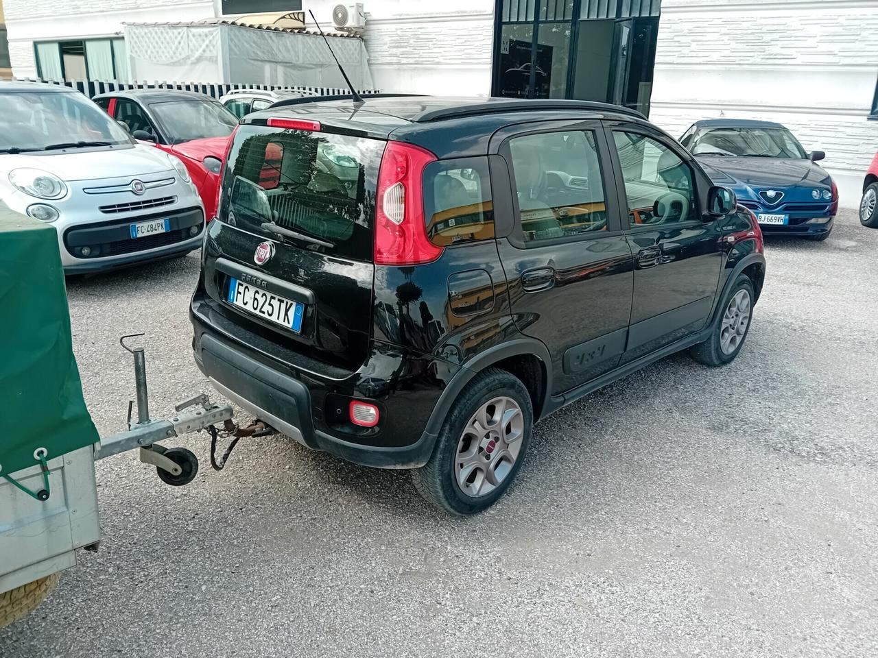Fiat Panda 1.3 MJT 95 CV 4x4 con Gancio e Carrello