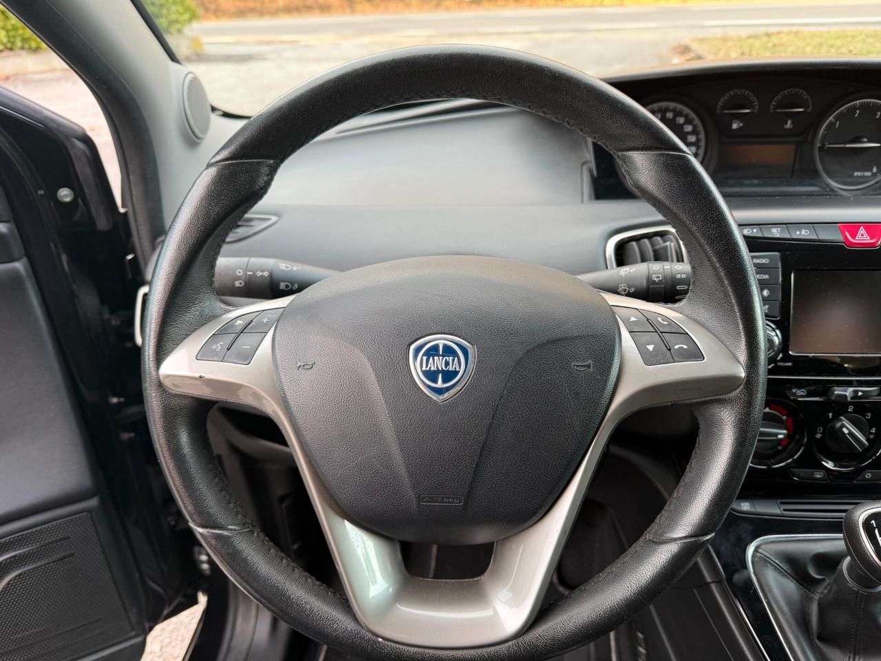 Lancia Ypsilon 1.3 MJT 95 CV 5Porte Gold E6