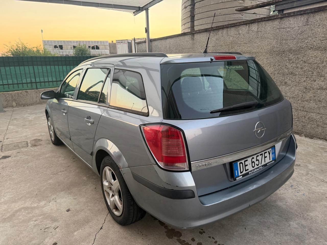 OPEL ASTRA 1.6 BENZINA EURO4 FAMIGLIARE