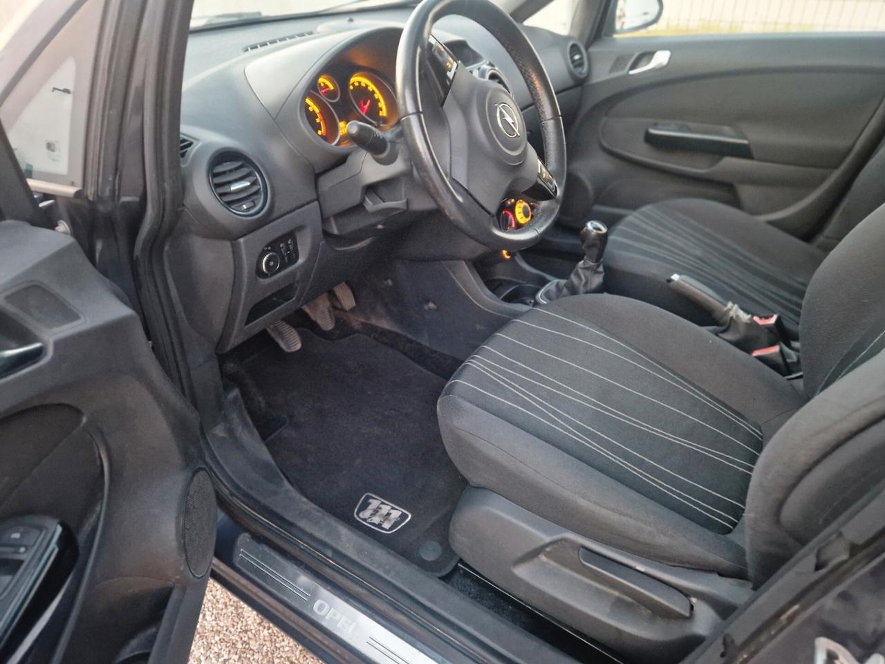 Opel Corsa 1.2 5 porte Cosmo