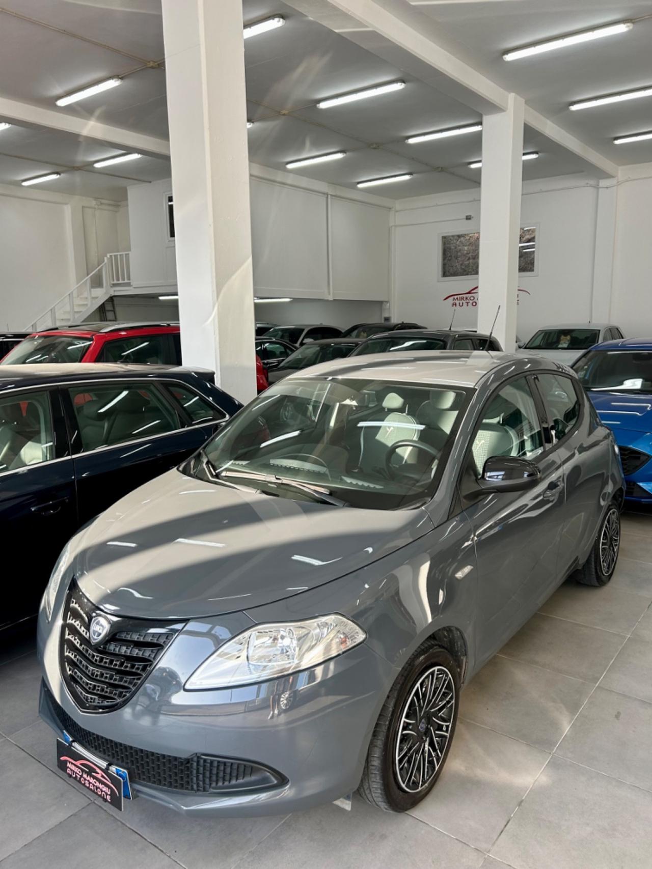 Lancia Ypsilon 1.2 69 CV 5 porte Gold FINANZIABILE
